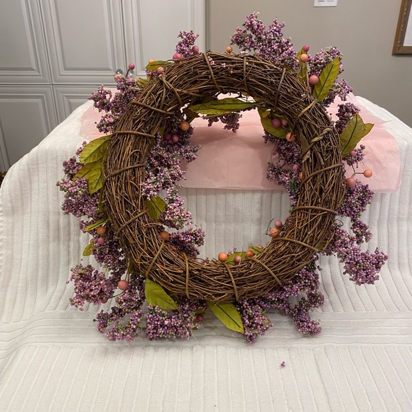 Purple and Pink Coloured Berry Wreath - Picture 7 of 7